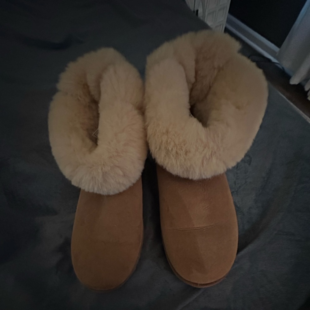 UGG Mini Bailey Bow II Women's Brown Shearling Winter Boots.